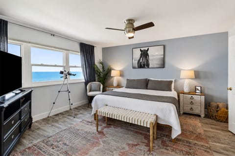 Oceanfront Primary Bedroom
