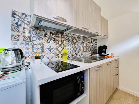 Classic Apartment, 1 Bedroom, Kitchen | Private kitchen | Fridge, microwave, stovetop, espresso maker