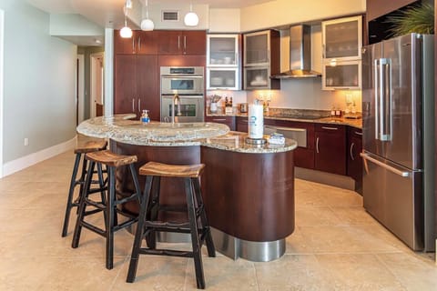 Bella Luna 1004 - Signature Properties