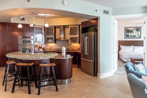 Bella Luna 1004 - Signature Properties