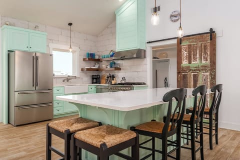 55 Kitichen Island 2