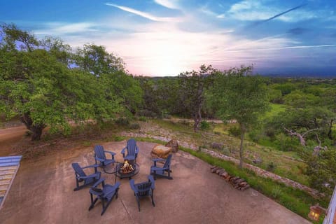 Enjoy an evening toasting marshmallows in the firepit.