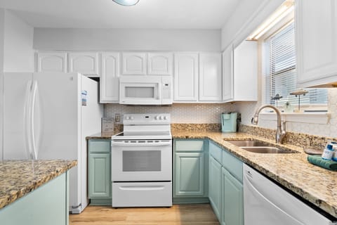 Fully equipped kitchen