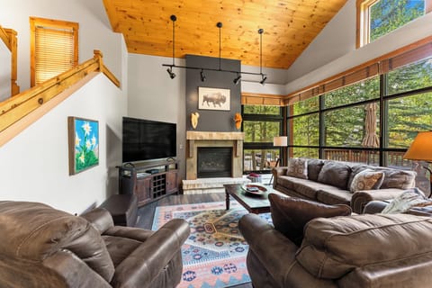 Studio (3 Bedrooms) | Front of property