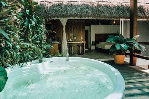 Outdoor spa tub