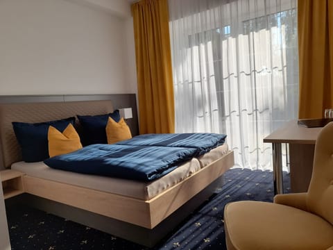 Double Room | Desk, laptop workspace, WiFi (free)