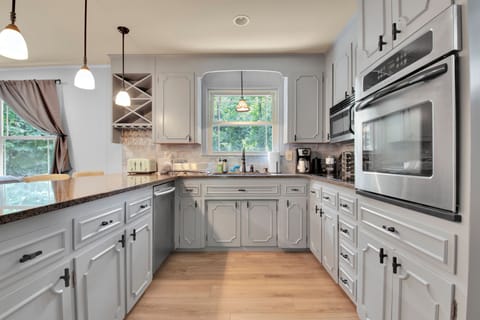 Full and well stocked kitchen