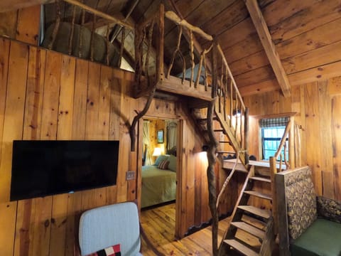 Welcome to the Crockett Cabin!