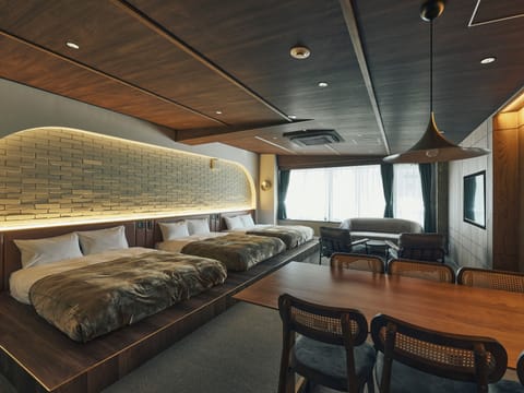 Superior Studio Suite | Blackout drapes, free WiFi, bed sheets