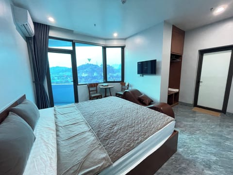 Deluxe Double Room, Balcony | WiFi (free), bed sheets