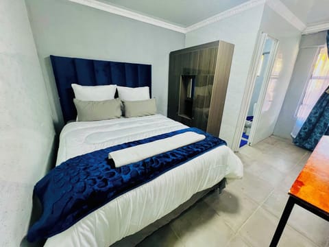Room, 1 Bedroom, Balcony, Garden View | 1 bedroom