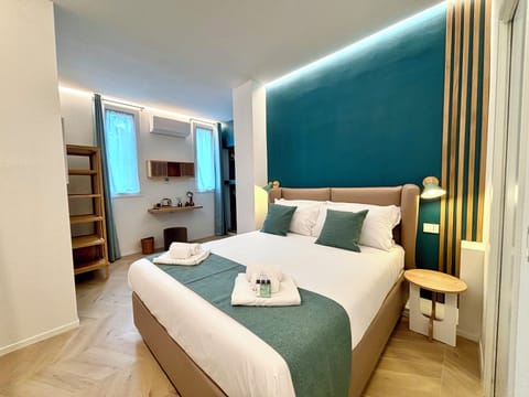 Double Room, Ensuite, City View | Hypo-allergenic bedding, down comforters, memory foam beds, minibar