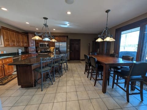 Kitchen/Dining Area