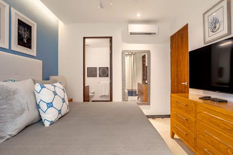Condo - Image 2