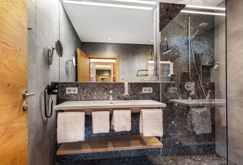 In-room safe, desk, soundproofing, free WiFi