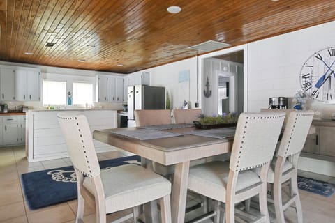 Dining RoomGuest Bathroomma