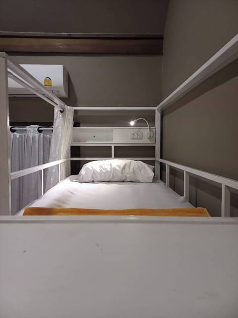 Bunk Bed -Mixed Dormitory Room 1 -12 beds | Iron/ironing board, free WiFi, bed sheets