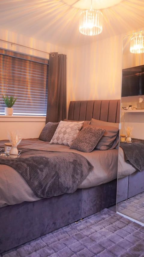 Luxury Apartment, Garden View | 1 bedroom, premium bedding, blackout drapes, soundproofing