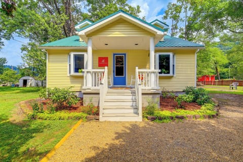 Damascus Vacation Rental | 3BR | 1BA | Stairs Required | 1,248 Sq Ft