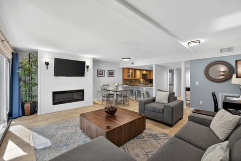 Spacious 2 bedroom condo!