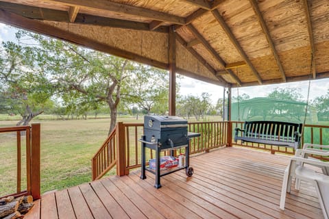 Harwood Vacation Rental | 3BR | 2BA | 1,900 Sq Ft | 6 Steps Required