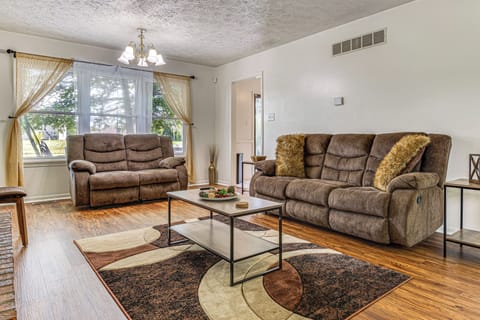 Indianapolis Vacation Rental | 4BR | 2.5BA | 1,592 Sq Ft | Stairs Required