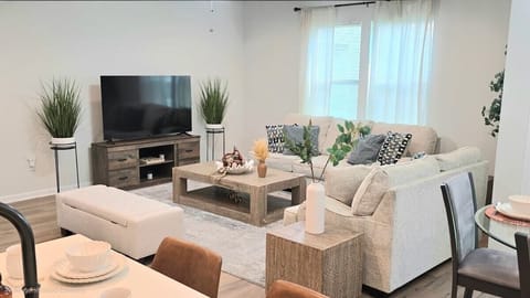 Spacious Living Room with TV - Sit Back & Unwind