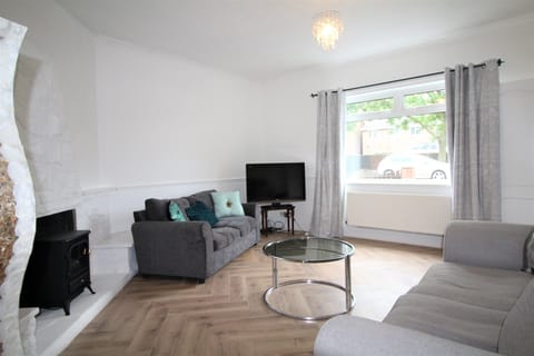 House | Living area | Flat-screen TV