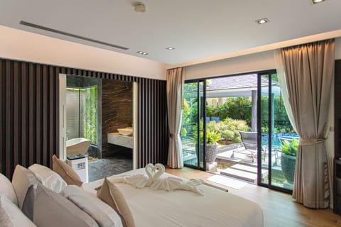 Luxury Villa, Balcony, Garden View | 4 bedrooms, free WiFi, bed sheets