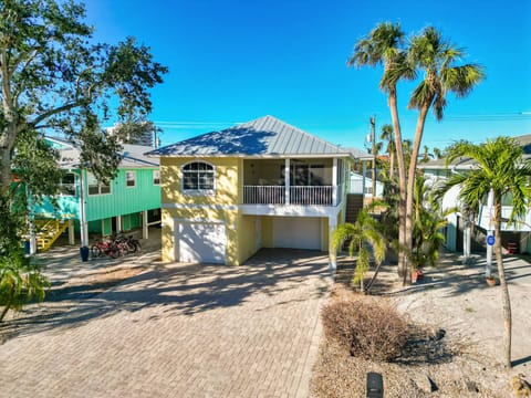Newer beach home in quiet neighborhood