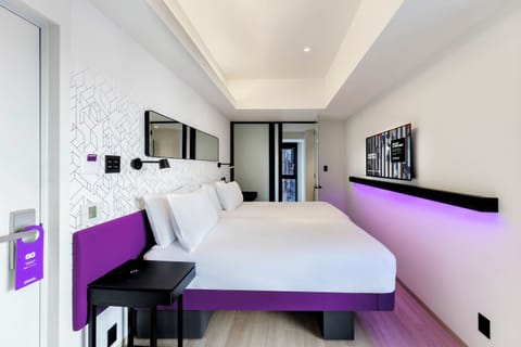 Premium Twin | In-room safe, desk, laptop workspace, blackout drapes