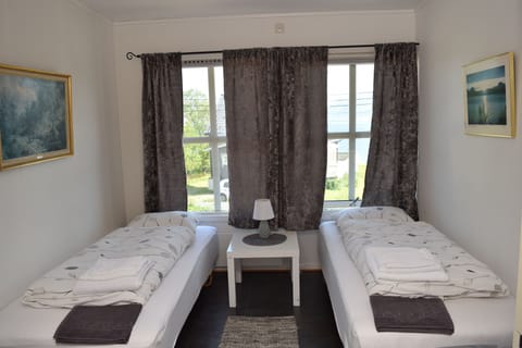 Double Room, Partial Ocean View (2) | Free WiFi, bed sheets
