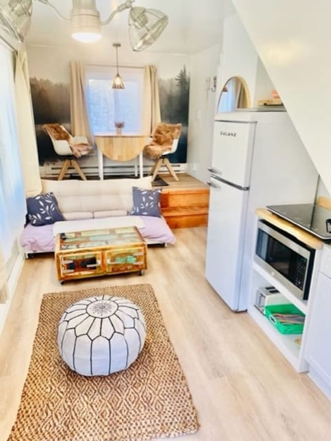 The double headed ceiling fan keeps the air comfortable.