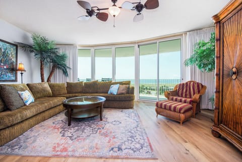 Caribe Resort B713 Living Room