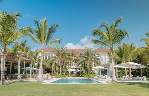 10 room mansion with amazing views and full service staff (2128)