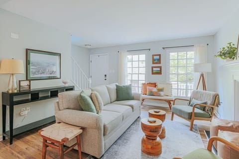 Living Room / Lounge