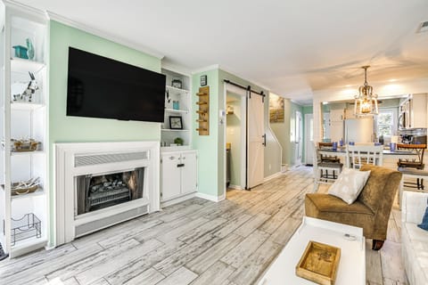 Murrells Inlet Vacation Rental | 2BR | 1.5BA | 1,200 Sq Ft | Stairs Required