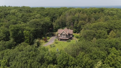 14 wooded acres make Mountain Vista Escape the ultimate private getaway. 