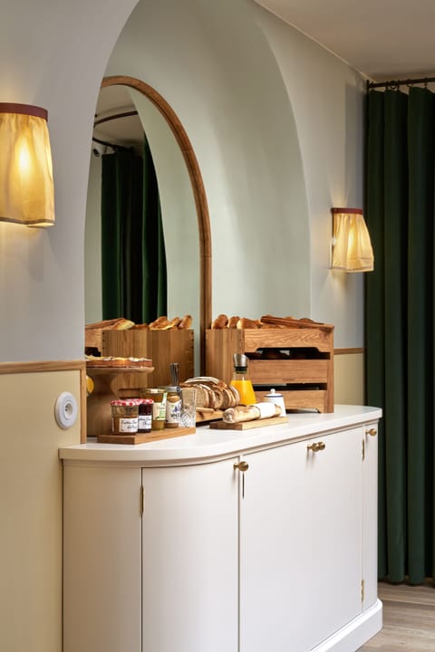 Daily buffet breakfast (EUR 22.00 per person)