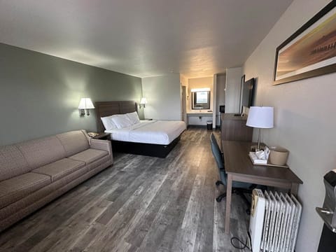 Standard Room, 1 King Bed with Sofa bed, Non Smoking | WiFi (free), alarm clocks, bed sheets