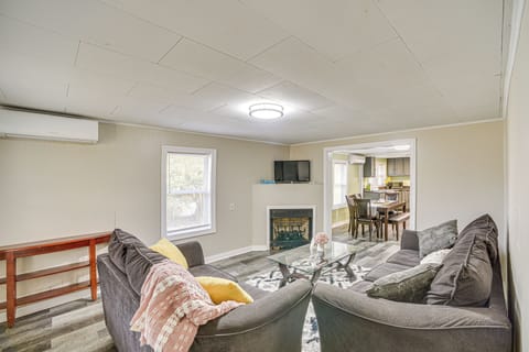 House (2 Bedrooms) | Interior