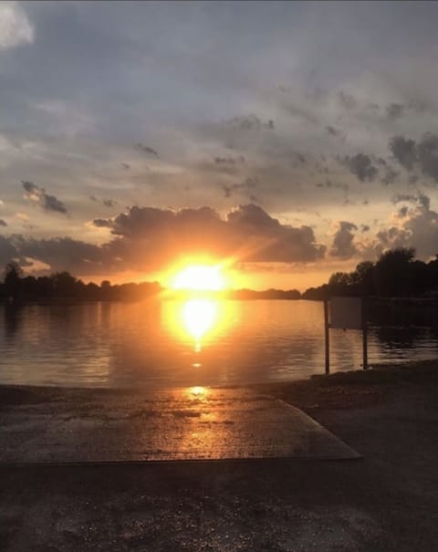 Enjoy nightly sunsets from your deck/beach/or hot tub! 