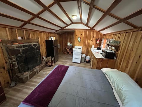 Cabin 7 Inside