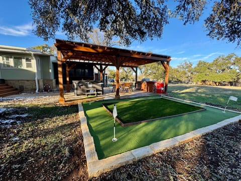 Outdoor Mini Putt-Putt