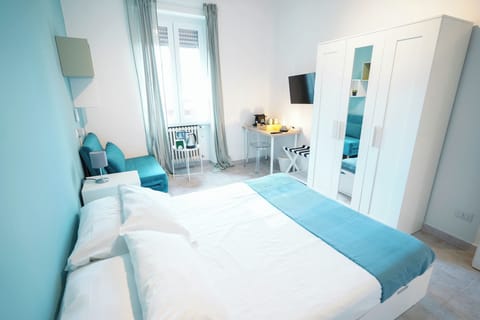 Apartment, 3 Bedrooms | In-room safe, desk, laptop workspace, soundproofing