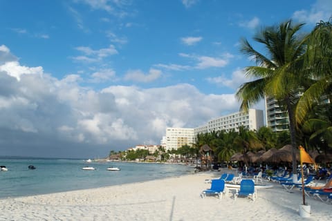 Private beach, white sand, beach bar