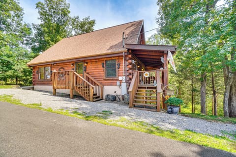 Sevierville Vacation Rental | 3BR | 2BA | 1,450 Sq Ft | Stairs Required to Enter
