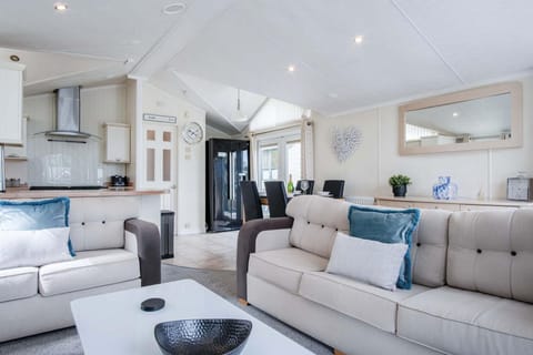 2 Manor Lodge - 2 Bedroom Lodge - Pendine (23744)