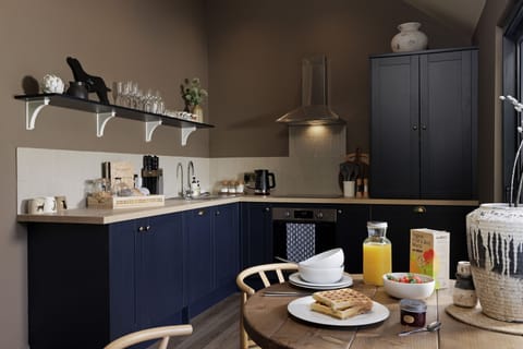 Well-equipped kitchen catering for your every need