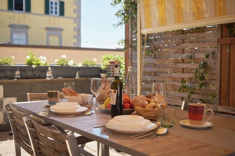 Appartamento Tina con Terrazza Privata | Terrace/patio